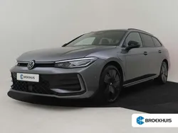 Grijs Gebruikt 2024 VW Passat R-line Edition Stationwagen | € 49.400