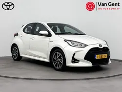 Wit Gebruikt 2021 Toyota Yaris Hybrid Hatchback | € 21.499 (Eerlijke prijs)