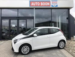 Wit Gebruikt 2019 Toyota Aygo X-play Hatchback | € 9.950 (Eerlijke prijs)
