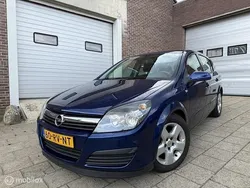 Blauw Gebruikt 2005 Opel Astra Sport Hatchback | € 1.995 (Eerlijke prijs)