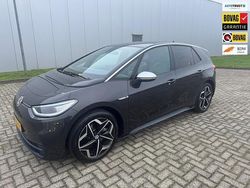 Zwart (metallic) Gebruikt 2020 VW ID.3 Hatchback | € 14.999 (Eerlijke prijs)