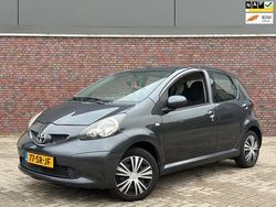 Grijs Gebruikt 2006 Toyota Aygo Hatchback | € 2.750 (Eerlijke prijs)