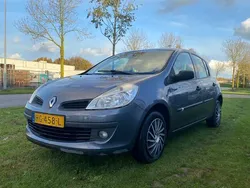 Grijs Gebruikt 2007 Renault Clio II Authentique Hatchback | € 2.190 (Eerlijke prijs)