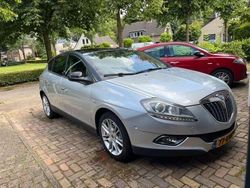 Grijs Gebruikt 2010 Lancia Delta Gold MPV | € 5.200 (Goede deal)