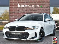 Wit Gebruikt 2023 BMW 330 M Sport Stationwagen | € 46.900 (Iets duurder)