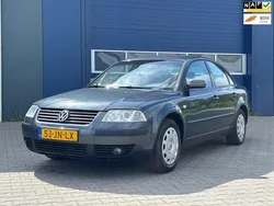 Blauw Gebruikt 2002 VW Passat Trendline Sedan | € 1.500 (Super prijs)