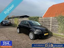 Zwart Gebruikt 2023 Fiat 500e Urban Hatchback | € 18.950 (Eerlijke prijs)