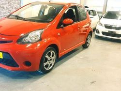 Rood Gebruikt 2012 Toyota Aygo Hatchback | € 3.999 (Goede deal)