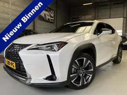 Wit Gebruikt 2021 Lexus UX SUV | € 28.950 (Eerlijke prijs)