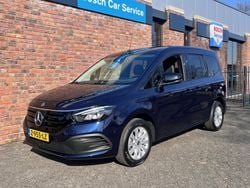Blauw, metallic lak Gebruikt 2024 Mercedes EQT200 Advanced Plus MPV | € 26.955