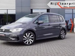 Grijs Gebruikt 2024 VW Touran R-line MPV | € 44.750