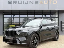 Zwart, metallic lak Gebruikt 2023 BMW X7 M Sport SUV | € 139.950 (Eerlijke prijs)
