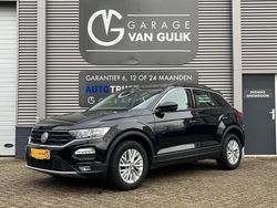 Zwart (metallic) Gebruikt 2018 VW T-Roc Sport SUV | € 18.495 (Eerlijke prijs)