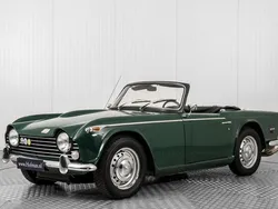 Groen Gebruikt 1968 Triumph TR 250 Cabriolet | € 44.900
