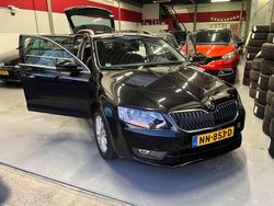 Zwart Gebruikt 2017 Skoda Octavia Style Stationwagen | € 11.900 (Eerlijke prijs)