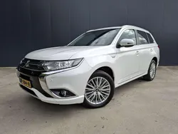 Wit Gebruikt 2015 Mitsubishi Outlander P-HEV Edition SUV | € 11.450 (Eerlijke prijs)