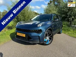 Zwart, metallic lak Gebruikt 2022 Lynk & Co 01 SUV | € 24.950 (Eerlijke prijs)