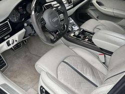 Grijs Gebruikt 2013 Audi S8 Sedan | € 32.000