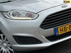 Grijs Gebruikt 2015 Ford Fiesta Style Hatchback | € 5.925 (Goede deal)