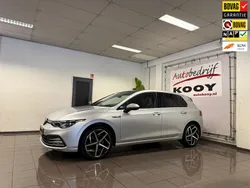 Grijs Gebruikt 2020 VW Golf VIII Style Hatchback | € 24.745 (Eerlijke prijs)