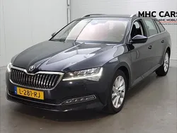 Zwart, metallic lak Gebruikt 2021 Skoda Superb Business Line Stationwagen | € 24.900 (Goede deal)