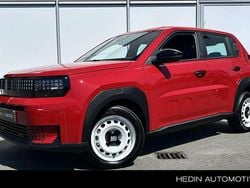 Rood Nieuw 2025 Fiat Grande Panda Red SUV | € 26.040