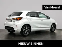 Wit Nieuw 2025 MG MG3 Luxury Hatchback | € 26.679 (Iets duurder)