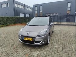 Grijs (metallic) Gebruikt 2011 Renault Scénic III MPV | € 4.750 (Goede deal)