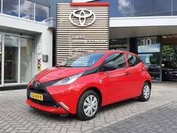 Rood Gebruikt 2018 Toyota Aygo Hatchback | € 8.640 (Eerlijke prijs)