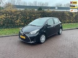 Zwart Gebruikt 2016 Toyota Yaris Hatchback | € 10.950 (Goede deal)