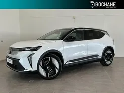 Wit nacre met dak in sterzwart Gebruikt 2024 Renault Scénic Iconic MPV | € 37.900