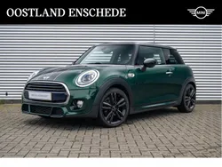 British racing green (groen metallic) Gebruikt 2018 Mini Cooper Hatchback | € 19.250 (Iets duurder)