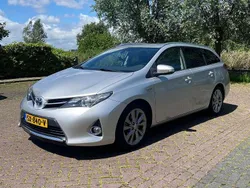 Zilver Gebruikt 2015 Toyota Auris Executive MPV | € 10.500 (Goede deal)