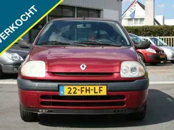 Rood Gebruikt 2000 Renault Clio II Hatchback | € 649 (Goede deal)