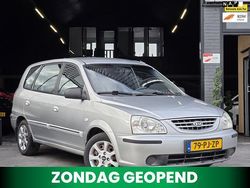 Grijs Gebruikt 2004 Kia Carens LX MPV | € 2.844