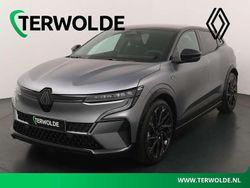 Wit Nieuw 2025 Renault Mégane Techno SUV | € 40.240 (Eerlijke prijs)