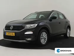Zwart Gebruikt 2021 VW T-Roc Style SUV | € 21.900 (Eerlijke prijs)