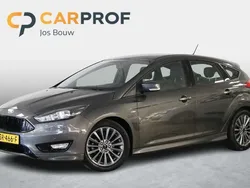 Grijs Gebruikt 2018 Ford Focus ST-Line Hatchback | € 13.350 (Eerlijke prijs)