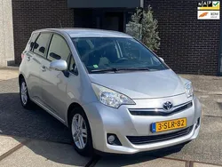 Grijs Gebruikt 2013 Toyota Verso-S MPV | € 7.995 (Eerlijke prijs)