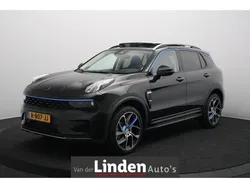Zwart, metallic lak Gebruikt 2022 Lynk & Co 01 SUV | € 24.750 (Eerlijke prijs)