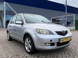 Grijs Gebruikt 2004 Mazda 2 Touring MPV | € 1.700 (Eerlijke prijs)