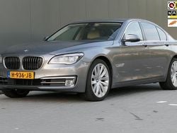 Grijs Gebruikt 2014 BMW 750 Sedan | € 23.940