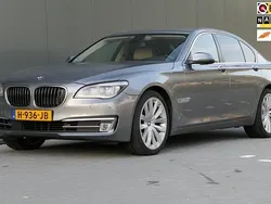 Grijs Gebruikt 2014 BMW 750 Sedan | € 26.940