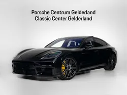 Zwart Nieuw 2025 Porsche Panamera Turbo S Sedan | € 297.722