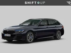 Zwart Gebruikt 2021 BMW 530e Executive Stationwagen | € 42.940 (Duur)