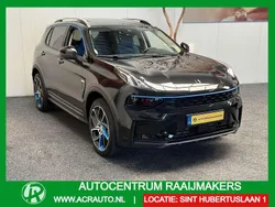 Zwart, metallic lak Gebruikt 2023 Lynk & Co 01 SUV | € 27.140 (Goede deal)