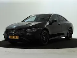 Donker nachtzwart Gebruikt 2024 Mercedes 250 AMG line Sedan | € 39.945 (Eerlijke prijs)