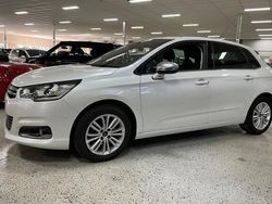 Wit, metallic lak Gebruikt 2017 Citroën C4 Feel Hatchback | € 11.950 (Duur)