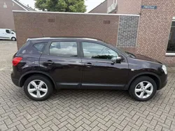 Paars Gebruikt 2010 Nissan Qashqai SUV | € 6.950 (Eerlijke prijs)