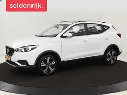 Wit Gebruikt 2019 MG ZS Luxury Sedan | € 11.900 (Eerlijke prijs)
